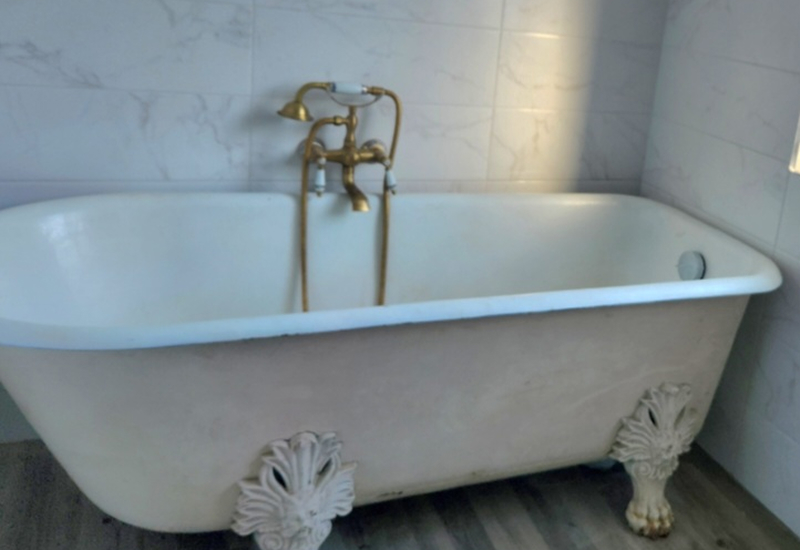 Plomberie Carrelage Plombier Carreleur A Bordeaux Sarl Beignon Andre Guy Entreprise De Maconnerie Et Gros Oeuvre Talmont Saint Hilaire Immeubles 11